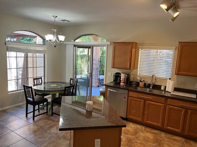 Kitchen / Dining - 2402 E 5th St