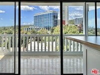 Building Photo - 999 N Doheny Dr