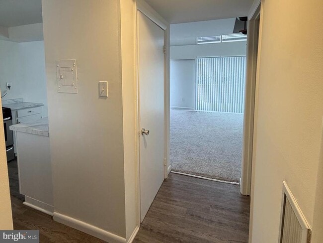 Building Photo - 5485 Harpers Farm Rd