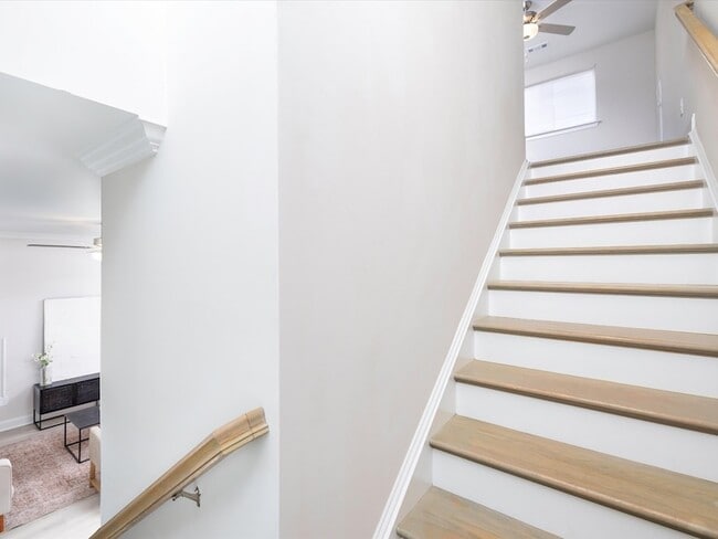 Building Photo - 3254 Tasker Dr