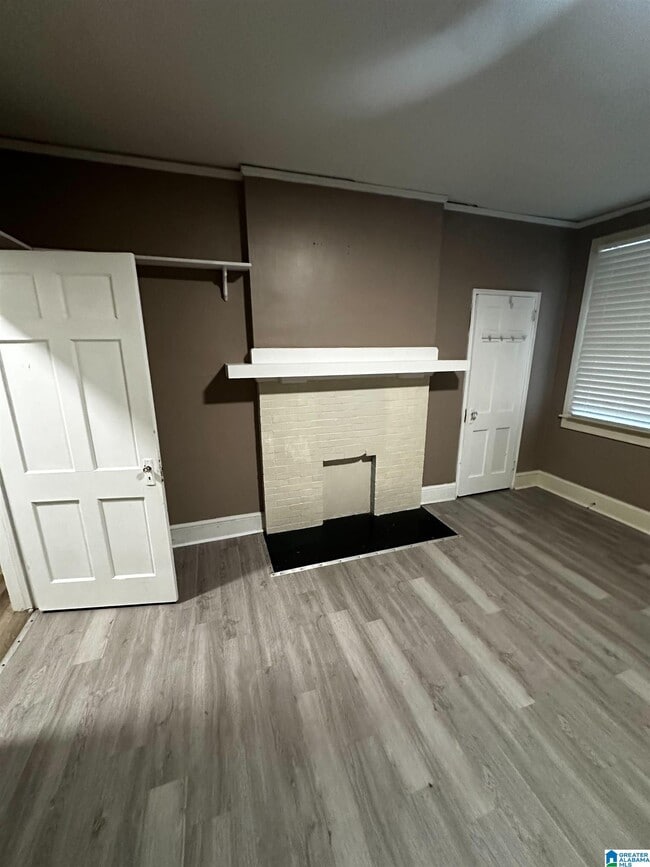 Building Photo - 307 W Parkway Ave