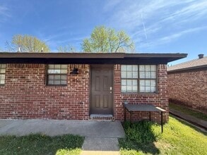 Building Photo - 436 Helen St