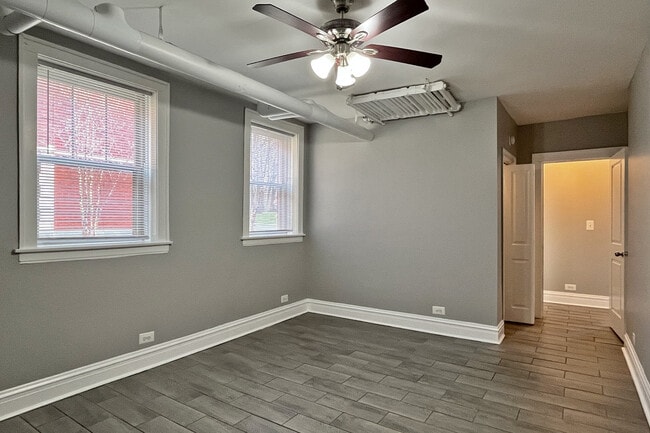 Building Photo - 326-334 S. Austin Blvd.