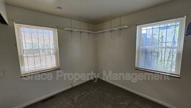 Building Photo - 610 S Eliot St