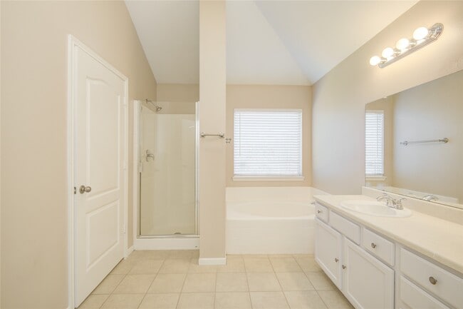 Building Photo - 17231 Hollow Sands Ct