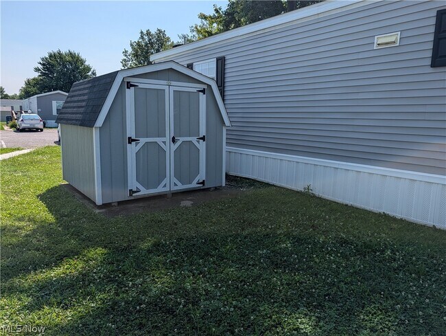 Building Photo - 215 Cedar Brook Dr