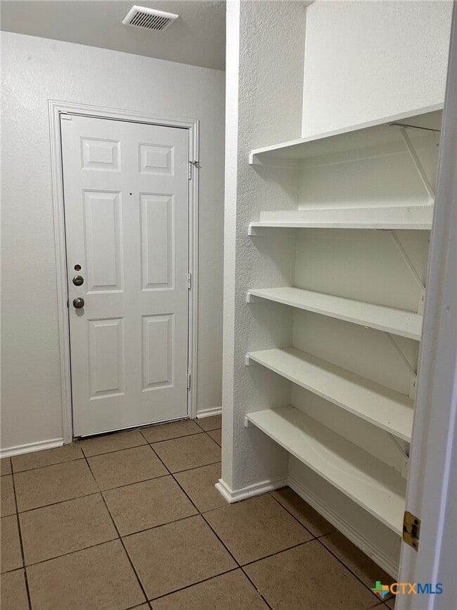 Building Photo - 3039 Pine Valley Dr