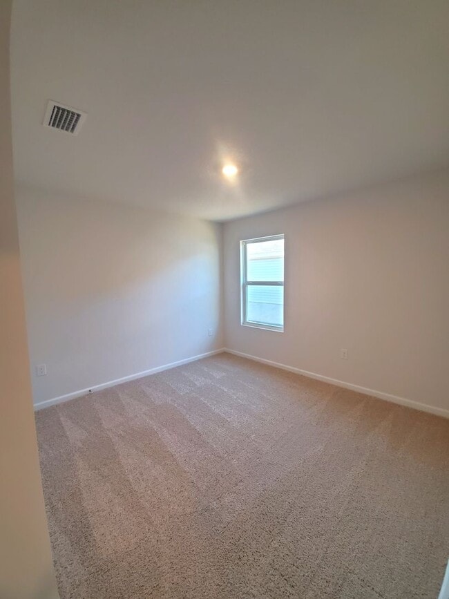 Building Photo - Newer 4 Bedroom, 2 Bath Smart Home located in the perfect location of Pensacola!