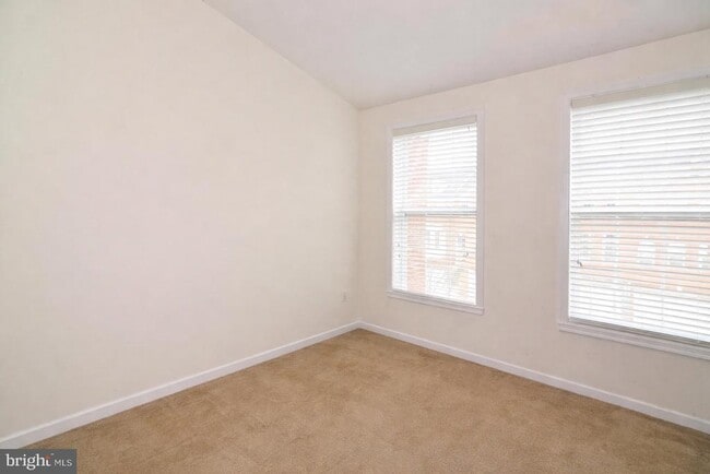 Building Photo - 43275 Mitcham Square