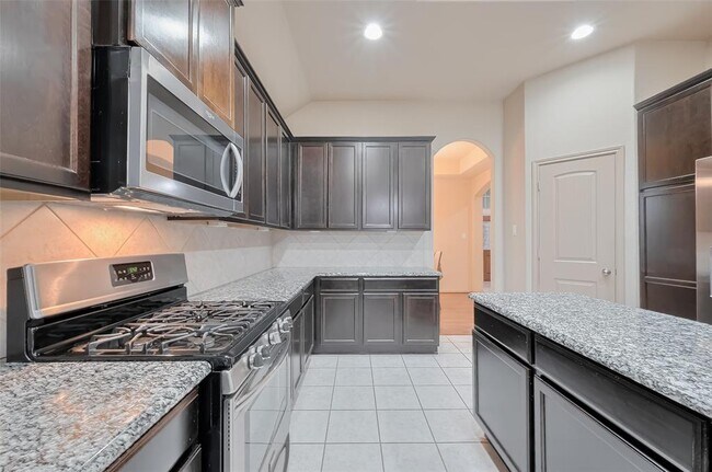 Building Photo - 4410 Fenetre Forest St