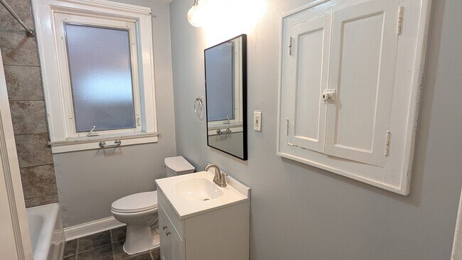 Building Photo - 5042 Mardel Ave