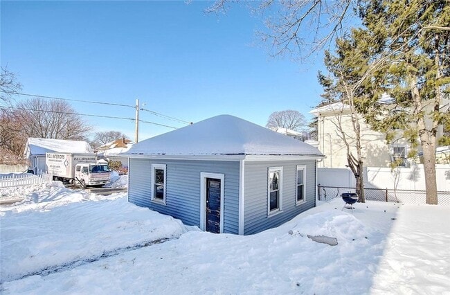 Building Photo - 17 Pidge Ave