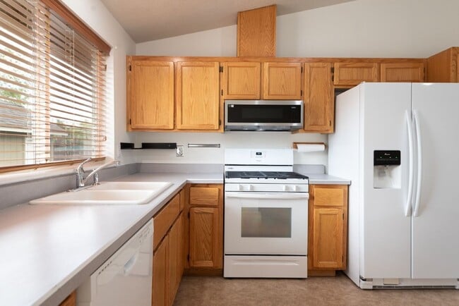 Building Photo - 63251 Gallop Ct