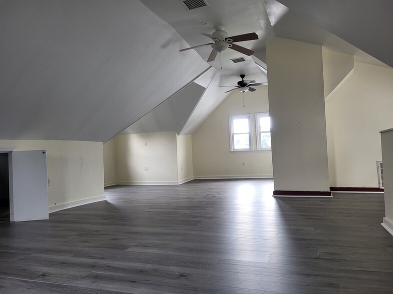 Building Photo - 36 Van Houten Ave