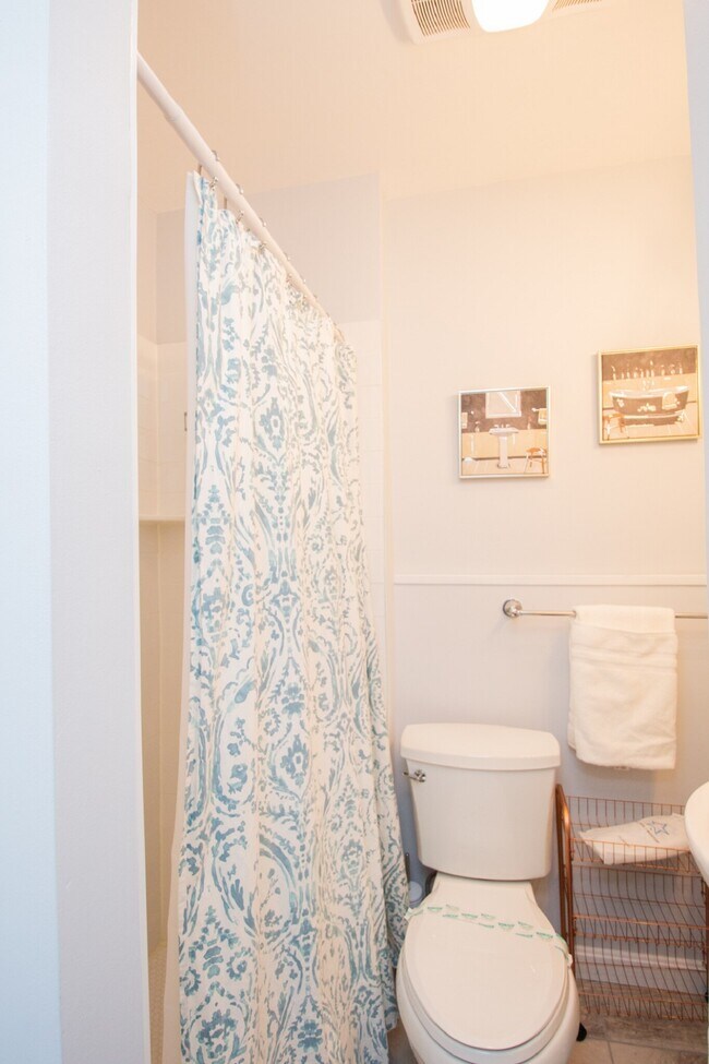 Building Photo - 636 Washington St