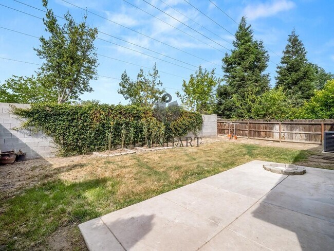 Building Photo - 1026 E Carnoustie Ave