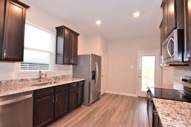 Building Photo - 146 Star Spangled Dr