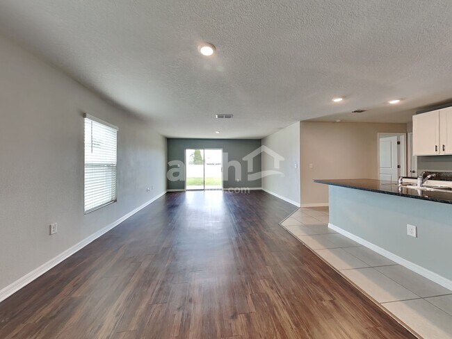 Building Photo - 10416 Flathead Dr