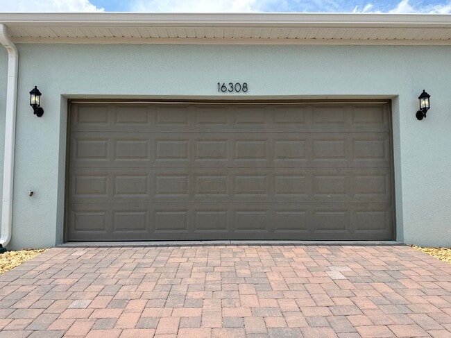 Building Photo - 16308 Hamlin Hills Rd