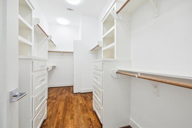 Building Photo - 1406 Ruthven St