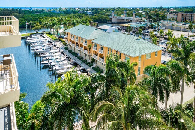 Building Photo - 700 E Boynton Beach Blvd