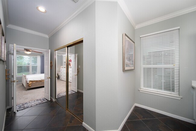 Building Photo - 20722 Fawnbrook Ct