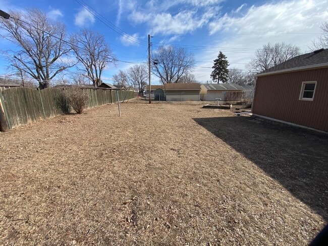 Building Photo - 912 N Kiwanis Ave