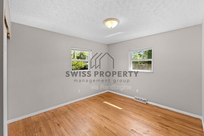 Building Photo - 6406 Dalewood Rd