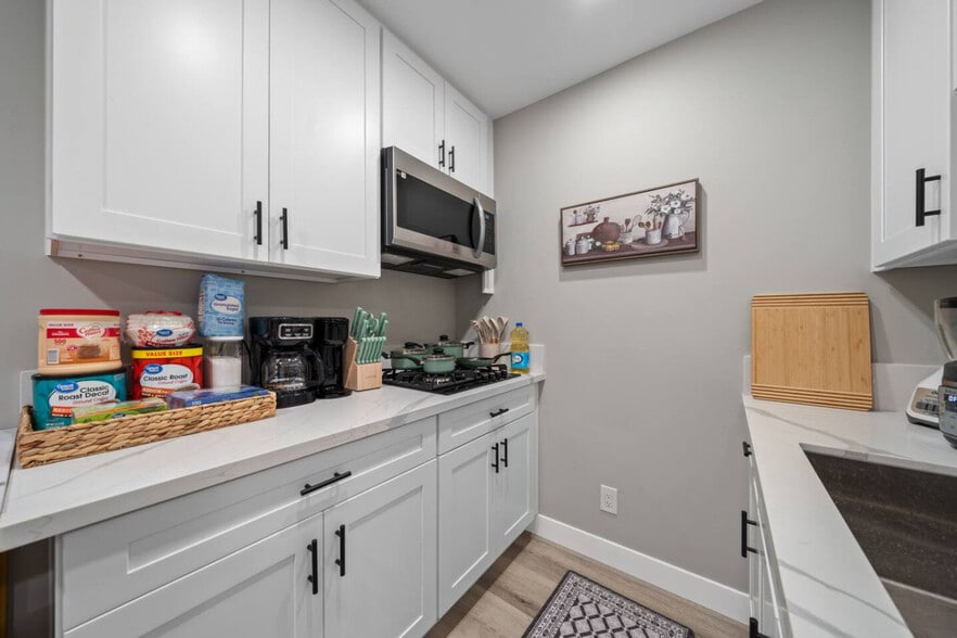 Building Photo - 9804 Costa Lago St