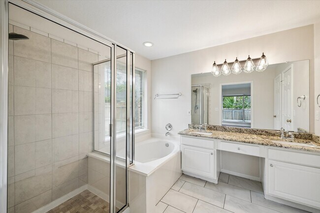 Building Photo - 22 N Holly Laurel Cir