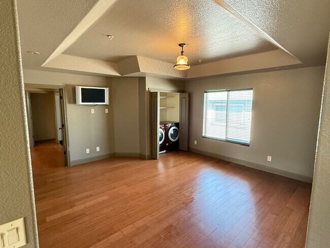 Building Photo - 2-Story Rodeo Home with Beautiful Spacious...