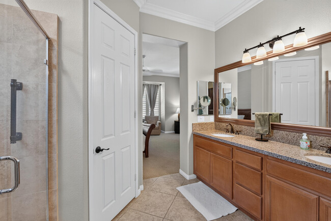 Building Photo - 61414 Topaz Dr
