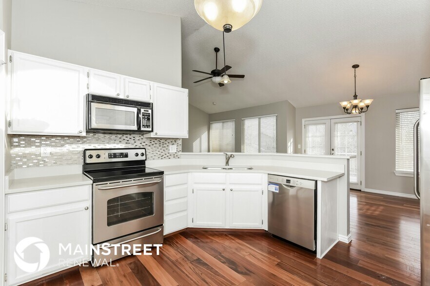 Building Photo - 8834 Cloverleaf Cir