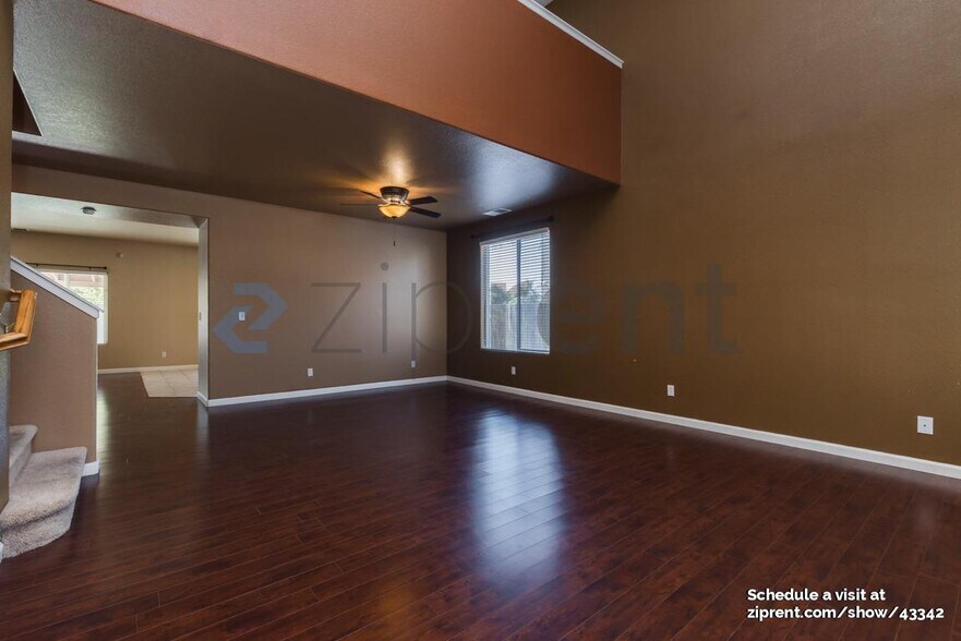 Building Photo - 2422 Carson Ave