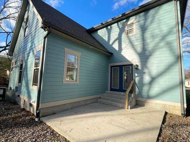 Building Photo - 1014 Curdwood Blvd