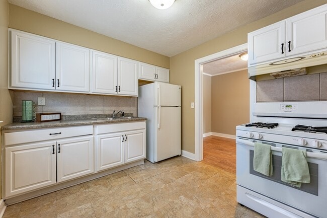 Building Photo - 2315 Auburn St