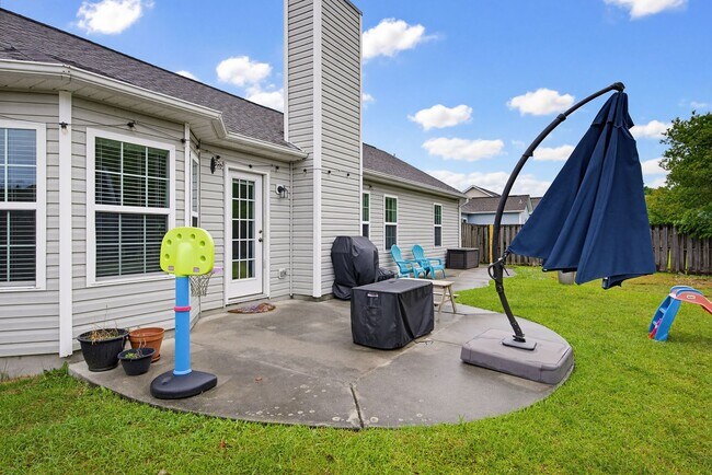 Building Photo - Beautiful home in The Neighborhoods of Holly Ridge