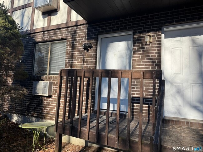 Building Photo - 264 Scott Rd