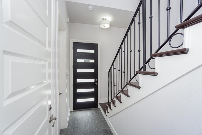 Building Photo - 3351 Kilgore St