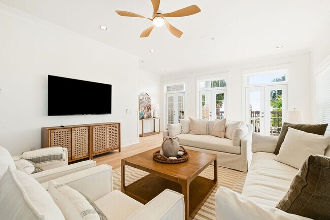 Building Photo - 22022 Front Beach Rd