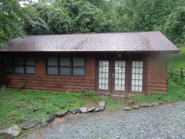 Building Photo - 417 Cobbs Creek Rd