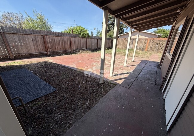 Building Photo - 1715 82nd Ave