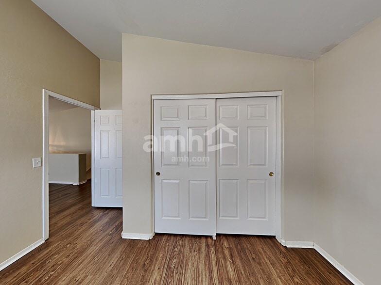 Building Photo - 13440 W Rhine Ln