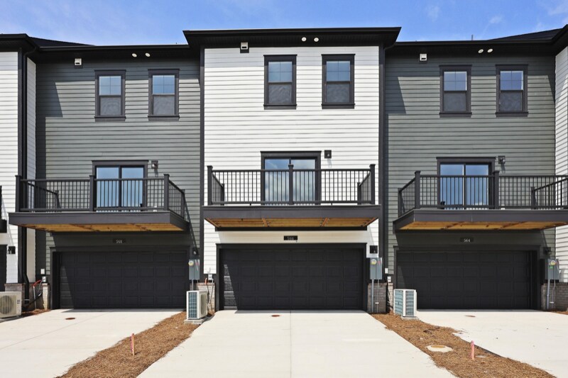Building Photo - 211 Acres Dr
