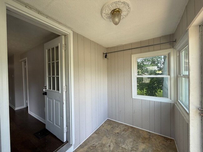 Building Photo - Charming 2-Bedroom Home in Godwin Heights ...