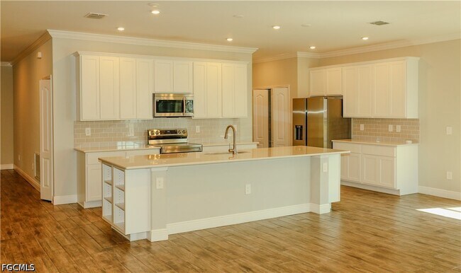 Building Photo - 8792 Cascade Price Cir