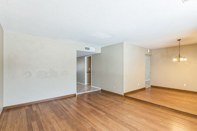 Building Photo - Charming 3BR House in Scottsdale with new ...