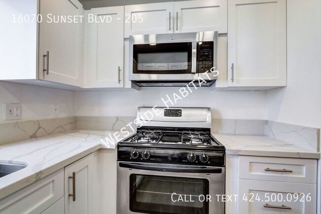 Building Photo - 16070 Sunset Blvd