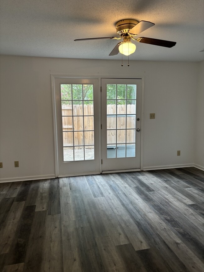 Building Photo - 209 S Lincoln St