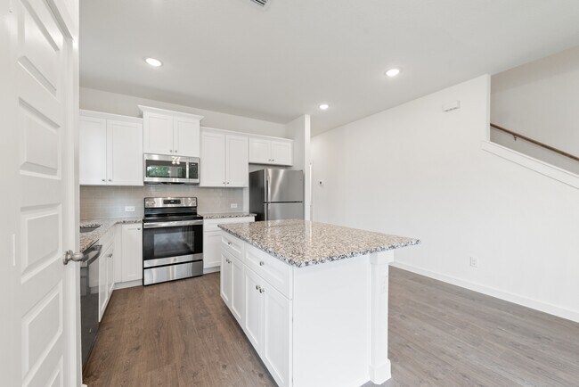Building Photo - 1217 Chestnut Ct